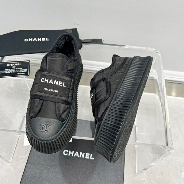 CC Low Sneaker Thick-Soled Black Rain Velvet Fabric