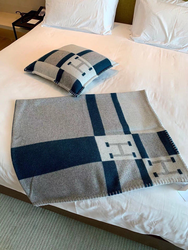 HM Avalon Throw Blanket Blue Grey Wool Cashmere