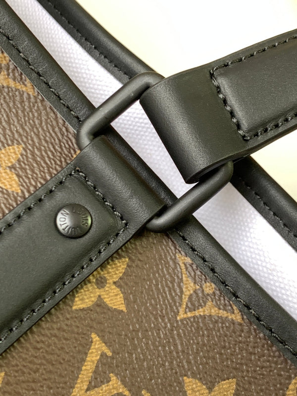 LV Week-End Tote Large Handbag Brown Monogram Canvas