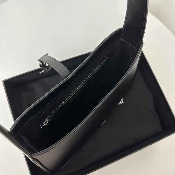 Le 5 a 7 24 Black Lambskin Shw