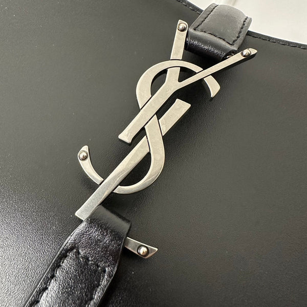 Le 5 a 7 24 Black Lambskin Shw