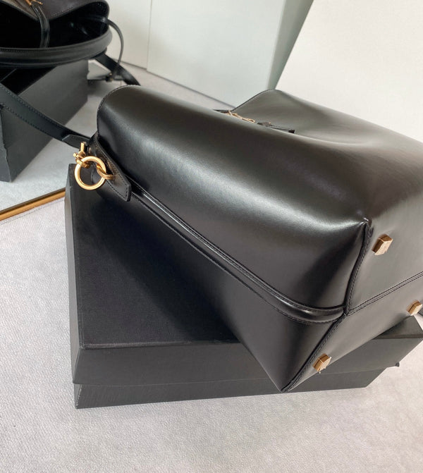 le 37 20cm black shiny calfskin