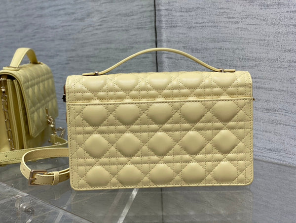 MISS CD TOP HANDLE 24CM LIME LAMBSKIN