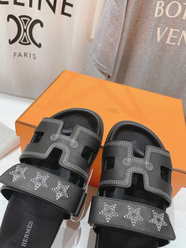 STAR-PATTERNED SANDAL BLACK CALFSKIN
