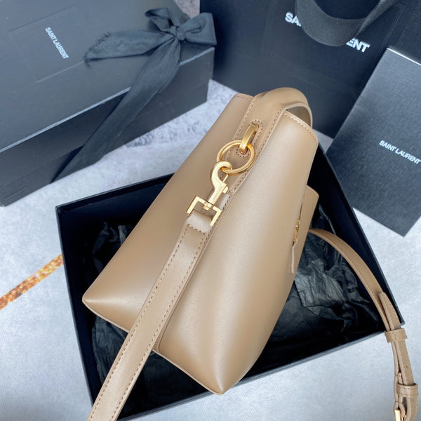 le 37 small 17cm dark beige shiny calfskin