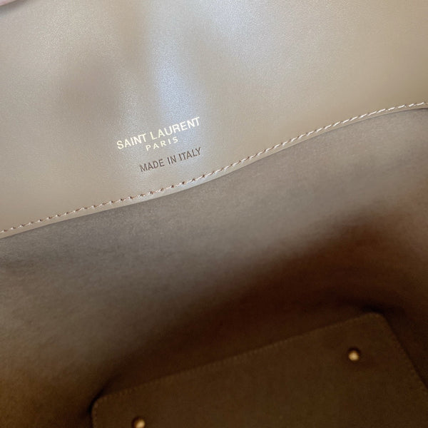 le 37 20cm dark beige shiny calfskin