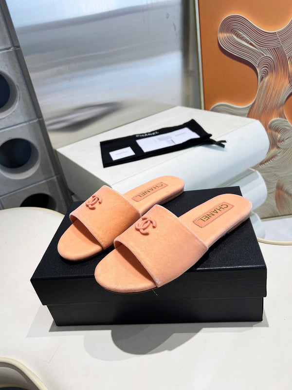 CC 26s Slide Light Pink Velvet 684907