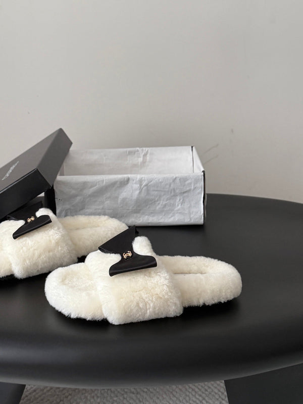 CC 2026 Bow Furry Slippers Wool 128278
