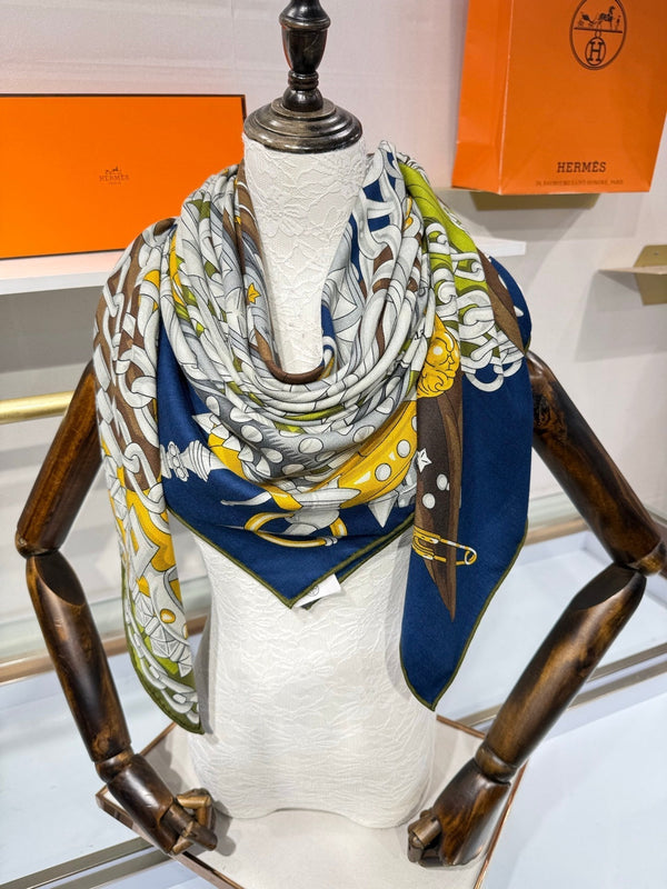 HM 2026 Cheval à la Couverture Spirale Square Scarf 140cm Cashmere Silk