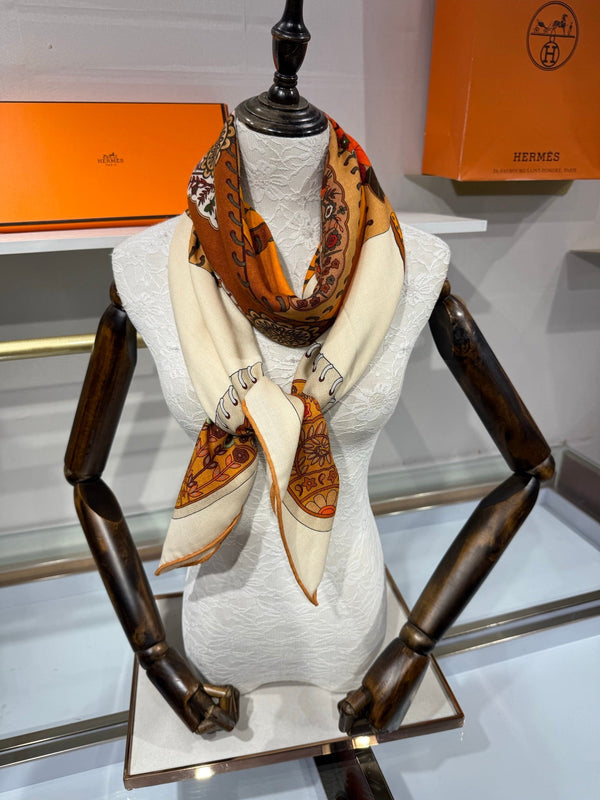 HM 2026 Selle de Collection Shawl Scarf 140cm Cashmere Silk 216920