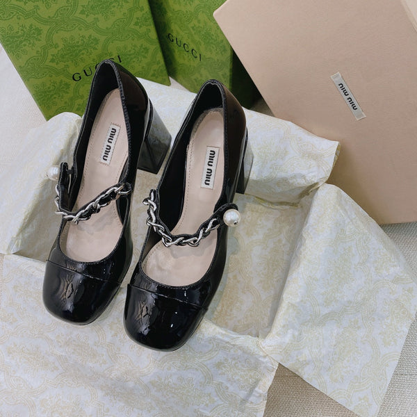 Miu 2026 Pearl Chain Buckle Pumps Black Patent Leather 155484