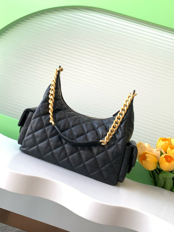 MAXI HOBO BAG 27 IN BLACK LAMBSKIN GOLD HARDWARE