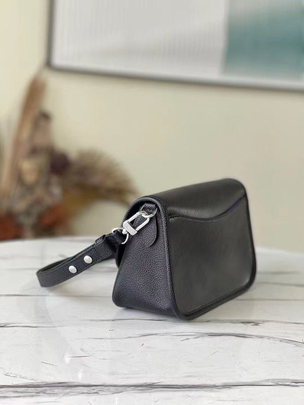 LV Buci Bag 24.5cm Black Epi Leather