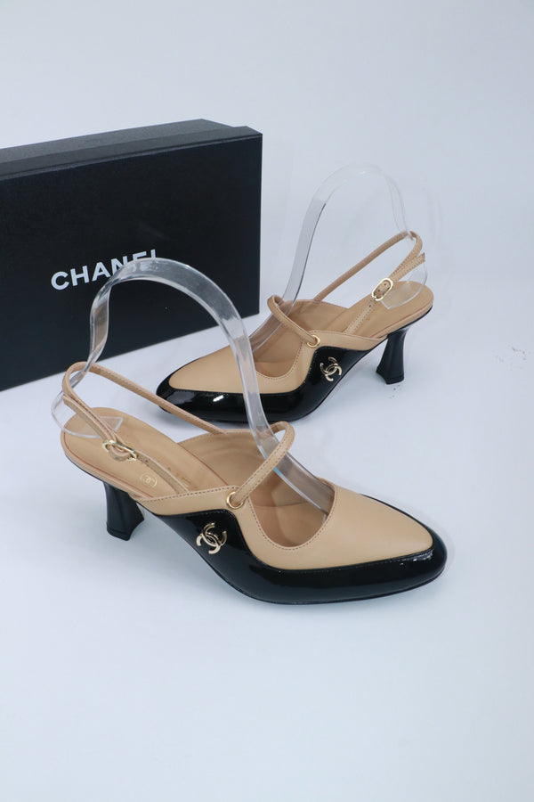 CC 26 Two-Tone Slingbacks 7cm Black Beige Glossy Leather and Matte Cowhide