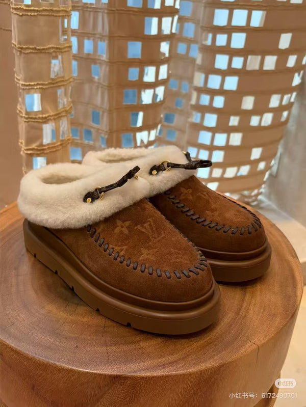 LV 26S Cortina Closed Mules Marron Brown Suede Shearling