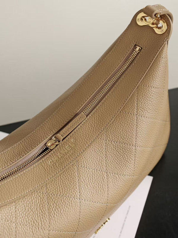 CC 26FW Large Hobo Bag 32.5 cm Grained Calfskin