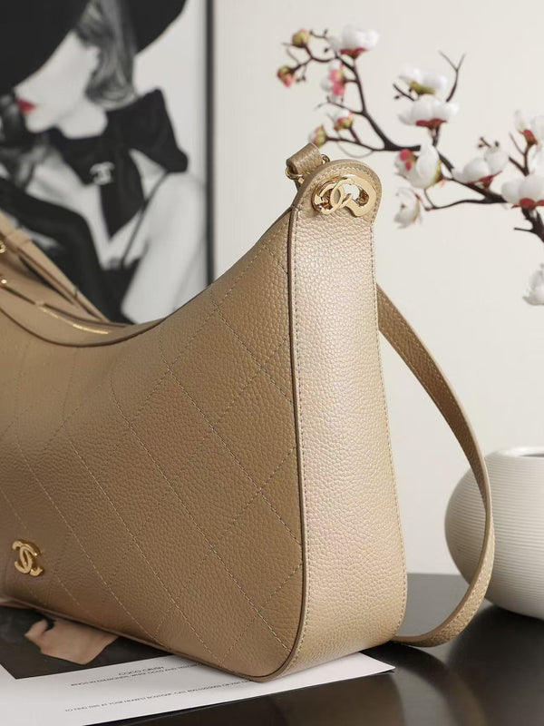 CC 26FW Large Hobo Bag 32.5 cm Grained Calfskin