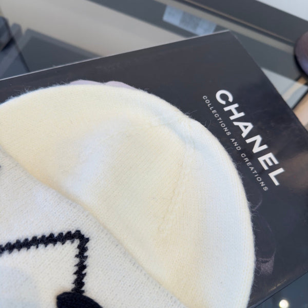 CC Knitted White Beanie 498087