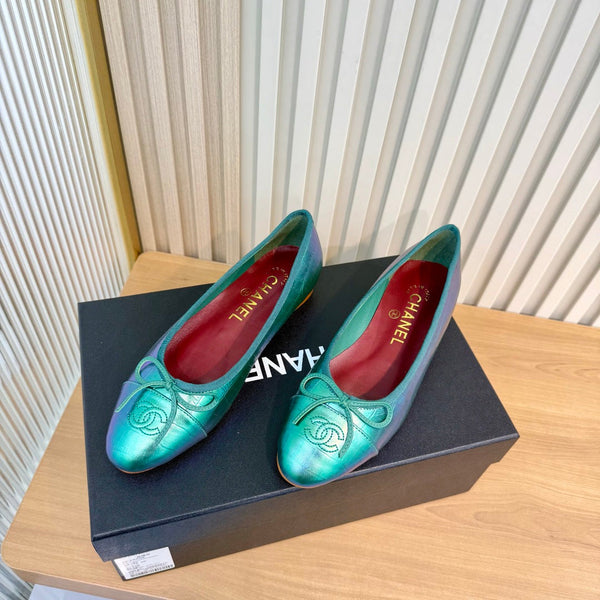 CC 26FW Ballet Flats Crocodile-Embossed Iridescent Patent Leather 182048