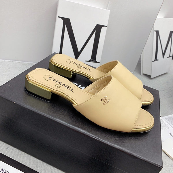 CC 26FW Slide Sandals Gold Trim Logo Leather 161722