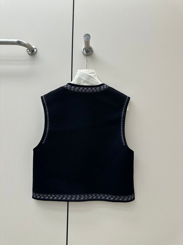 HM 26S Sleeveless Vest Round Neck Embroidery Wool Cashmere 435160