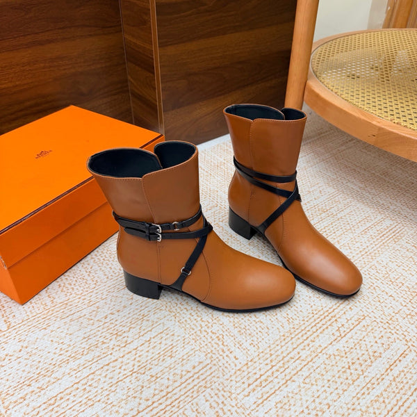 HM 26FW Nancy Ankle Boots Wraparound Strap Buckles Leather 186292