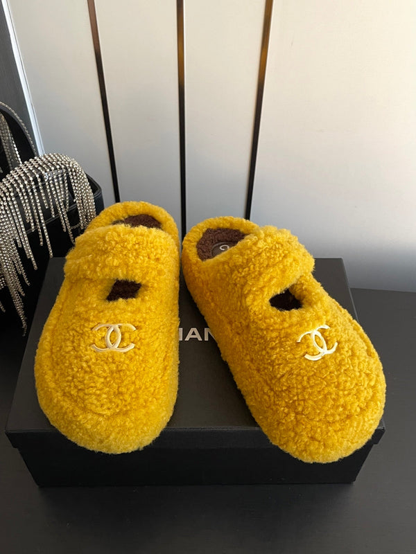 CC 26FW Logo Slip-On Mules Faux Shearling 176755