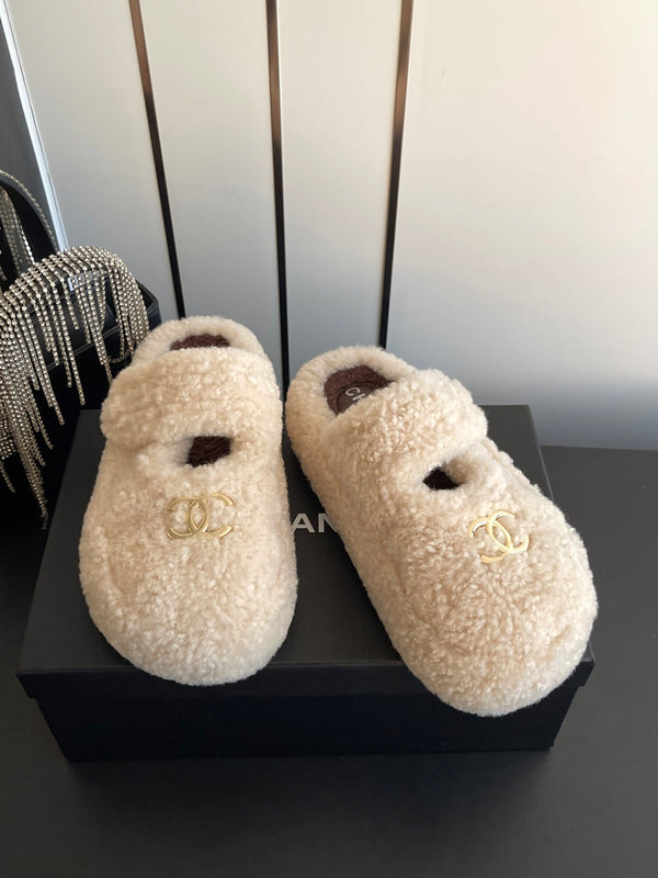 CC 26FW Logo Slip-On Mules Faux Shearling 176755