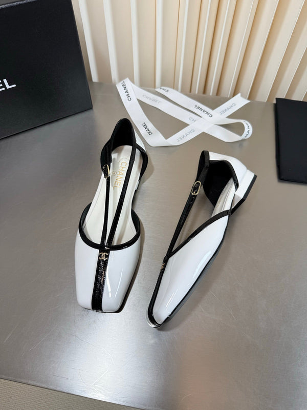 CC 26FW Mary Jane Flats Square Toe T-Strap CC Logo Patent Leather 190637