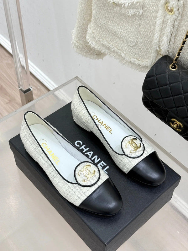 CC 2026 Loafers Sequined Fabric Sheepskin Gold Logo