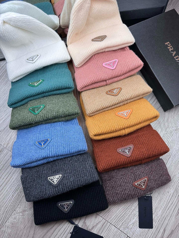 BEANIE HAT IN UMBER BROWN WOOL 332398