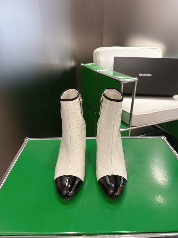Chanel 2025ππ High Heeled Ankle Boots Cream and Black Glossy Leather 507546