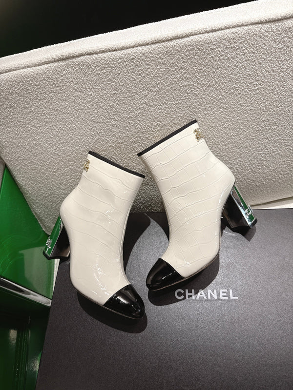 Chanel 2025ππ High Heeled Ankle Boots Cream and Black Glossy Leather 507546