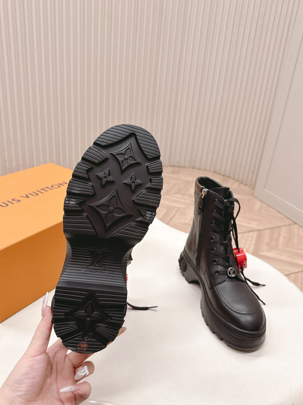 LV 2026 Martin Boot With Heart-shaped Black Calfskin 595469