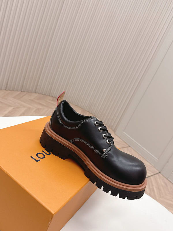 LV 26s Remix Derby Black Cowhide 595412