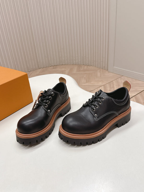 LV 26s Remix Derby Black Cowhide 595412