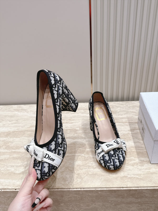 CD 26s Block Heel Pumps 7cm White Black Oblique Canvas 121648