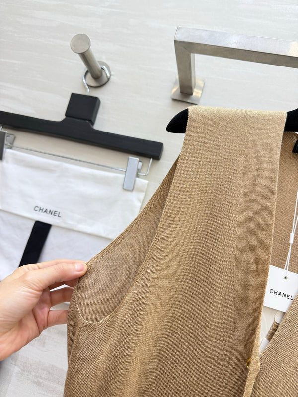 CC 26s Knit Belted Vest Camel 438759