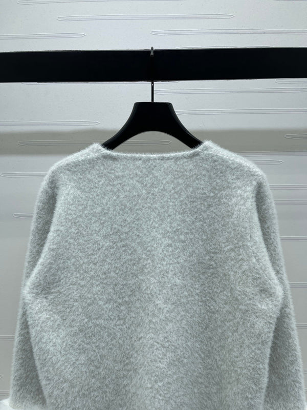 Chanel 2025 Fur-sleeved Crew Neck Cardigan Light Gray Polyester Wool 319594