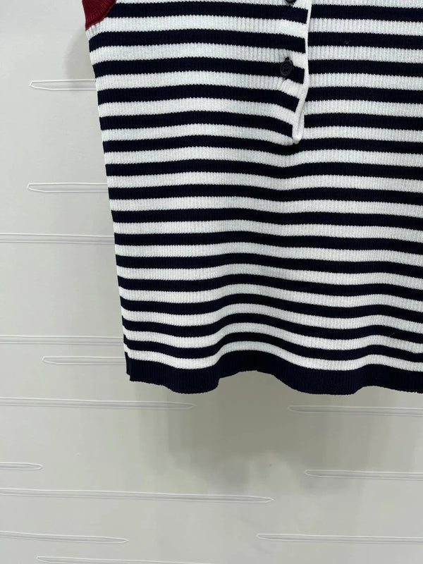 CC 2026 Color-blocked Crew Neck Knit Vest Wool 390665