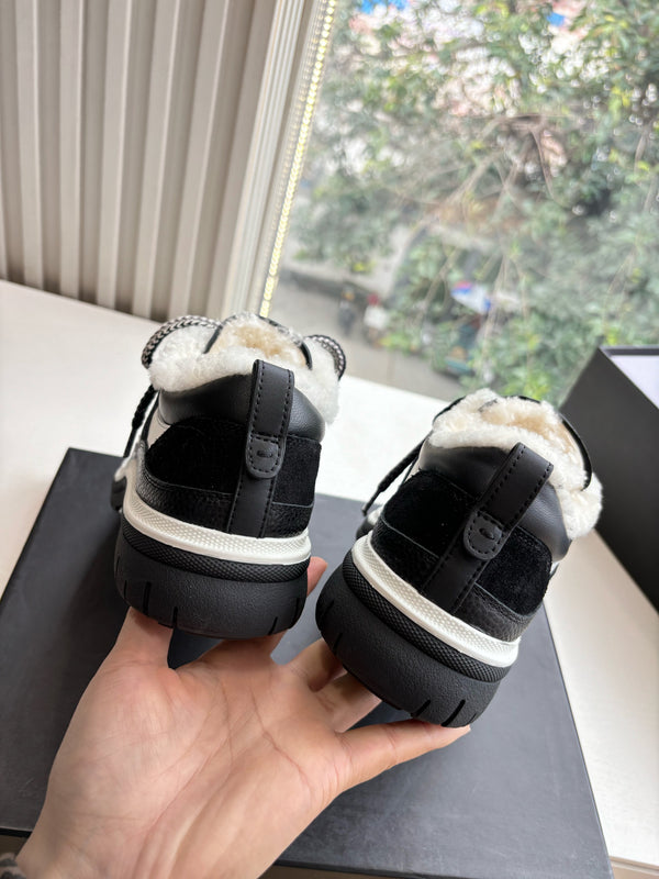 CC Casual Shoes Women's Low Top Black White Suede Cowhide Fur 548855