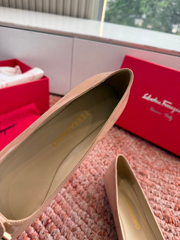 Ferragamo Gancini Ballet Flat Light Pink Patent Leather 760471