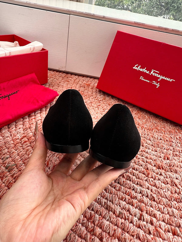 Ferragamo Gancini Ballet Flat Black Suede 760473