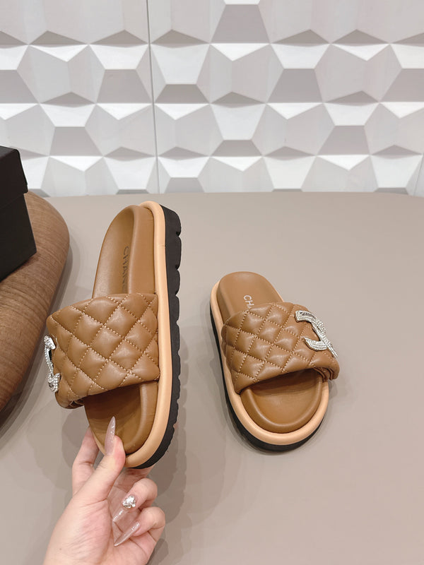 CC 26s Sandals Double C Buckle Brown Quilted Leather 613268