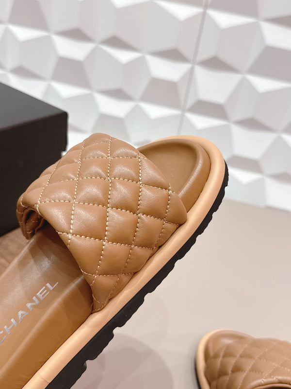 CC 26s Sandals Buckle Brown Quilted Leather 613273