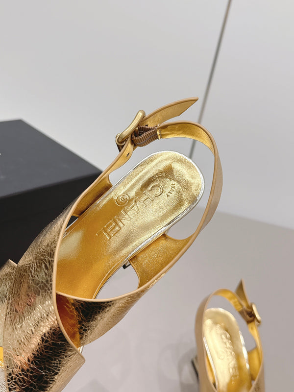 CC 26s Round-Toe Square-Heeled Sandals 7.5cm Gold Leather