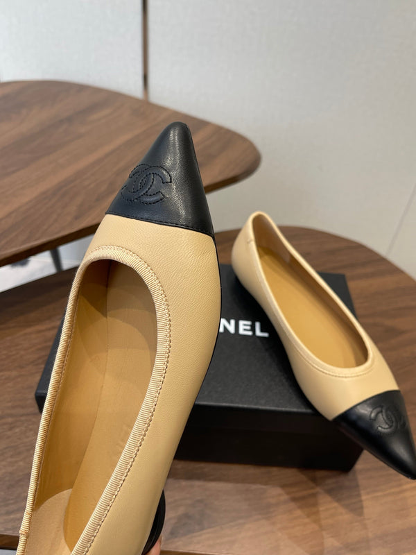 CC 26s Ballet Flats Beige Black Lambskin 624240