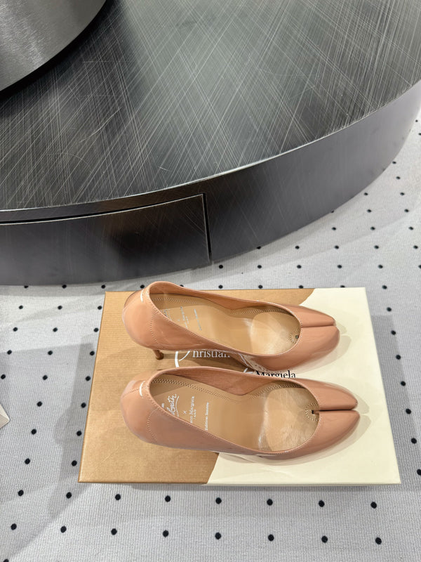 CL x Margiela 25 Pumps Beige 10cm Patent Leather 296037