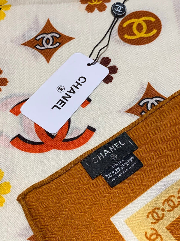 CC Scarf 140cm Brown And White Patterned Silk Cashmere 143732