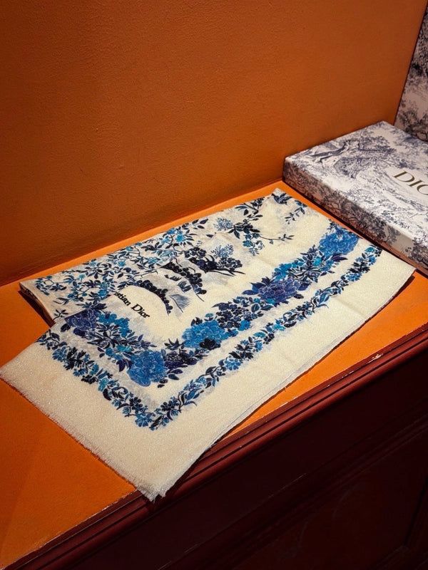 CD 26s Scarf 140cm Silk & Cashmere 300232